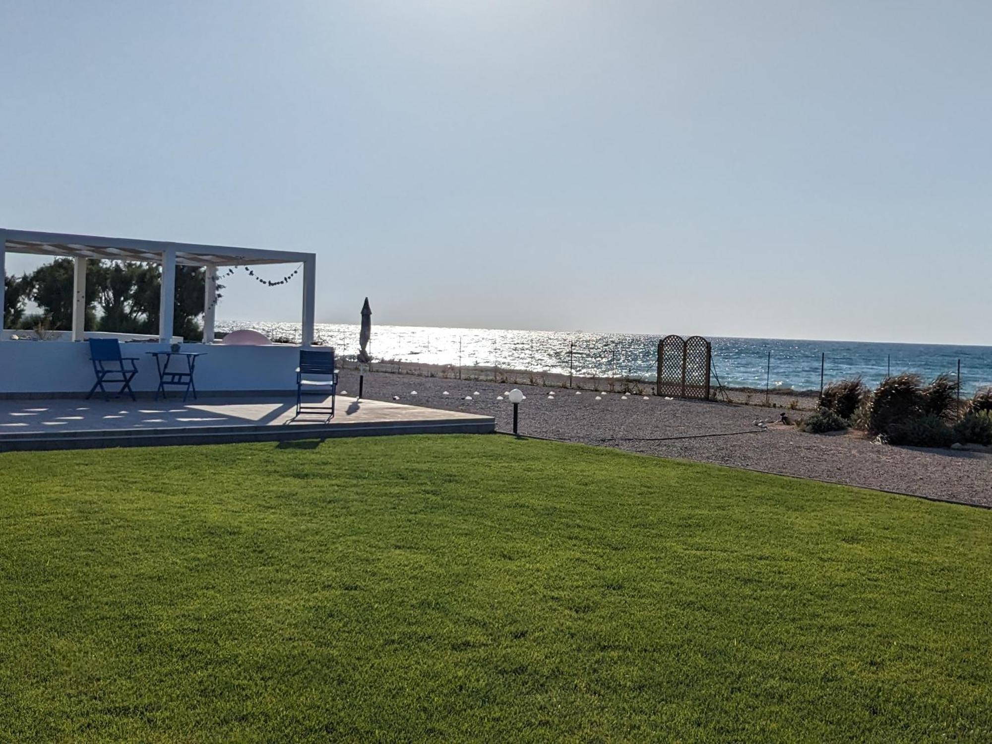 Lambou Beach Sunset Soroni エクステリア 写真